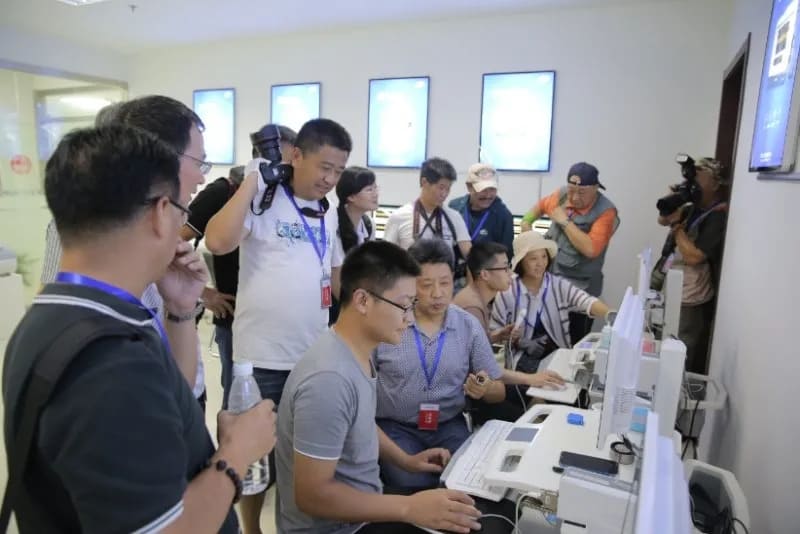栖霞区文联组织文艺家到澳思泰现场采风