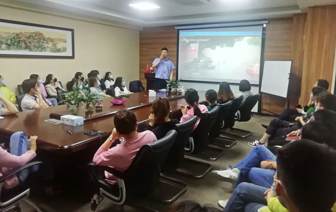 焦点娱乐·澳思泰组织开展“防震与消防安全知识“